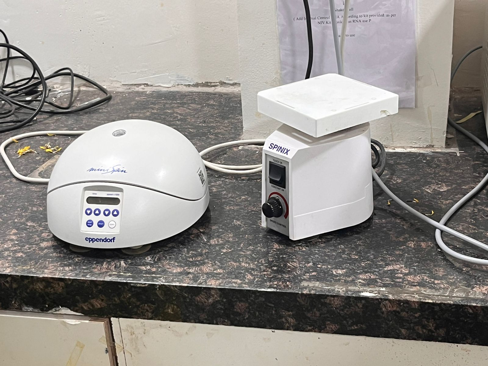 CENTRIFUGE AND ROTATOR