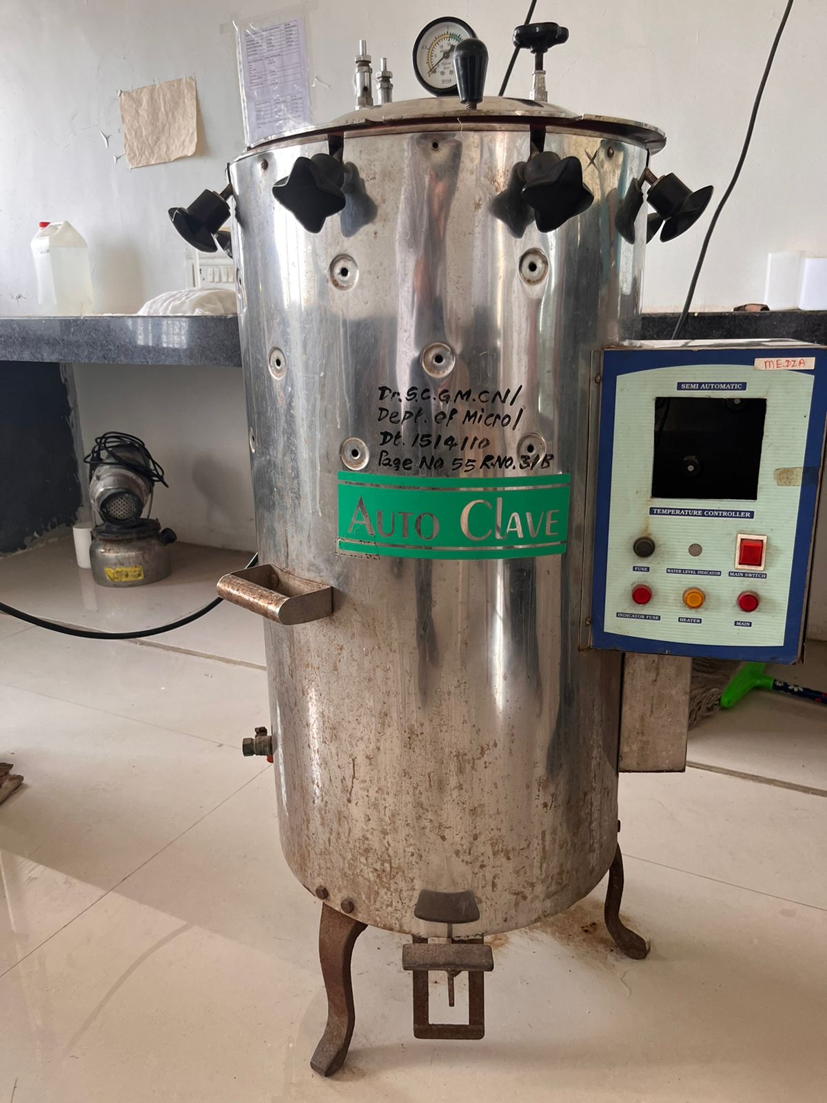 AUTOCLAVE