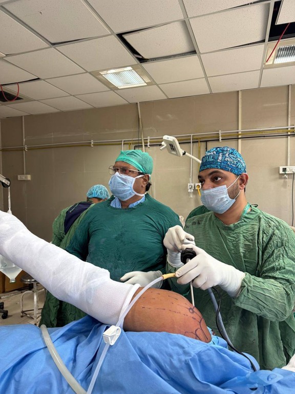 Interoperative photograph of shoulder arthroscopy